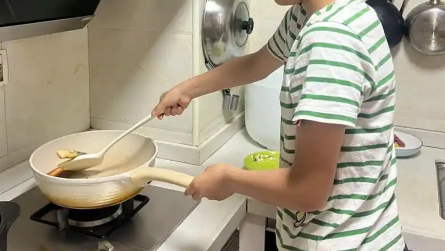 杨迪请吃饭了,新澳门九点半期期免费公开,重点解答解释落实_标配版V4.78